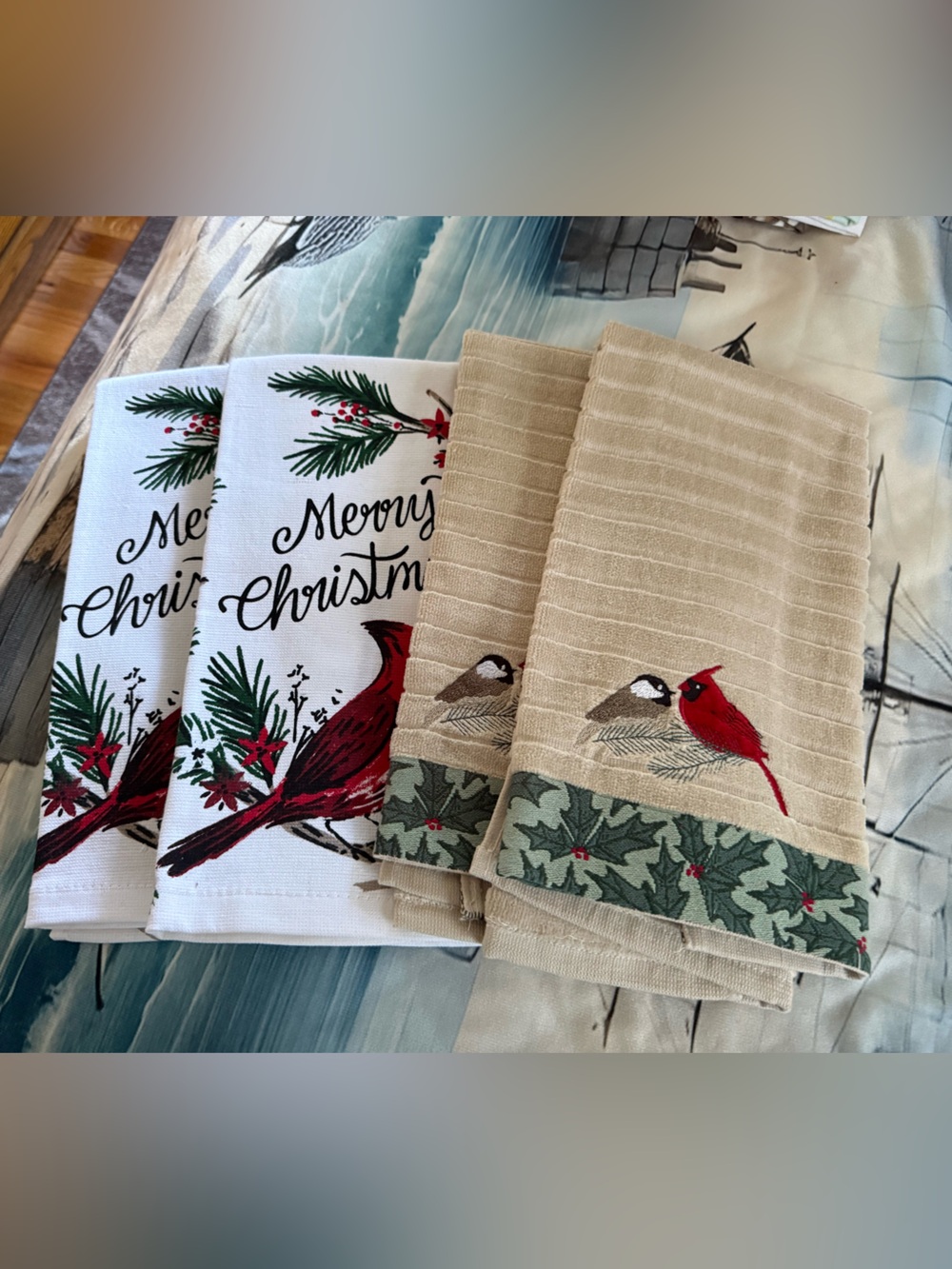 New Set of 4 Cardinal Holiday Hand Towels